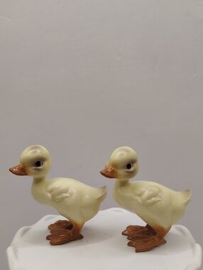 Vintage Small Josef Originals Yellow Ducklings Figurine Pair, Japan